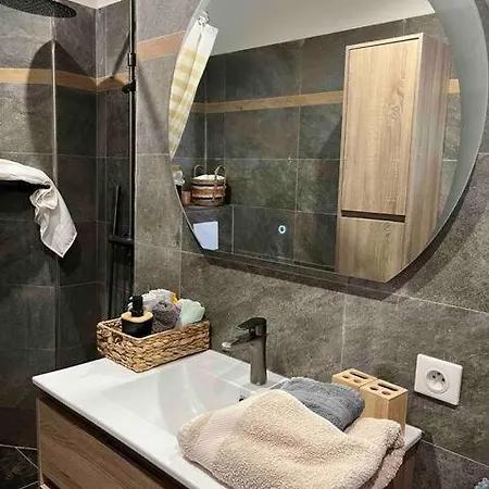 Chez Virginie شقة كوتي شْيافاري